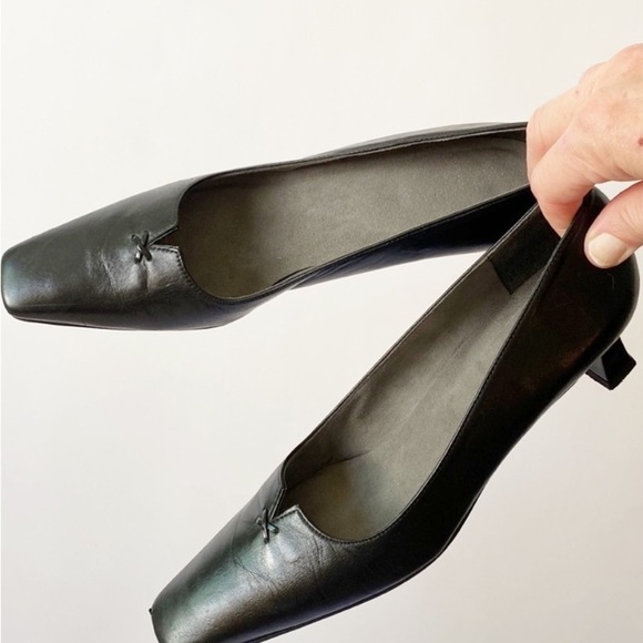 Stuart Weitzman Black Pumps, Size 7.5 #264 - Picture 1 of 12